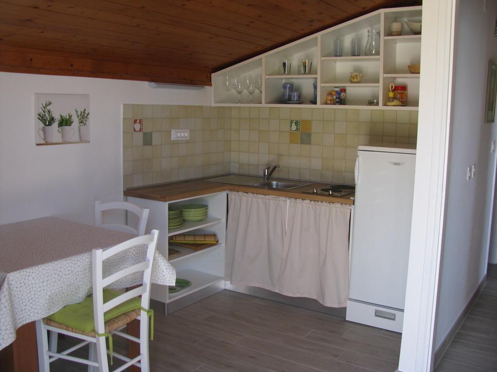 Apartment Marietta Tribalj Rum bild